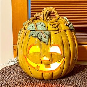 Vintage Halloween 🎃 Ceramic Pumpkin Lantern - Yellow and Green. NWOT